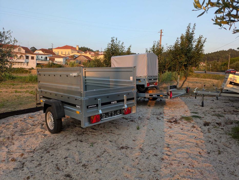 Venda de atrelados de vários modelos