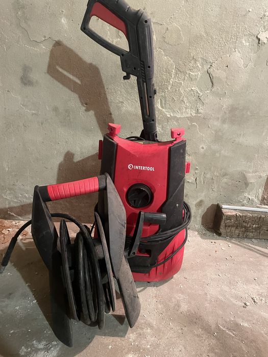 Мойка высокого давления 1800 Вт, 100-140 бар INTERTOOL DT-1504