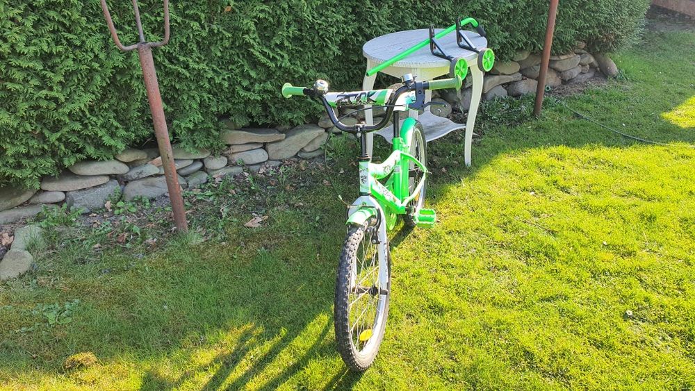 Rowerek do nauki jazdy. Koła 20 cali Super stan i kolor od 3 do 7 latķ