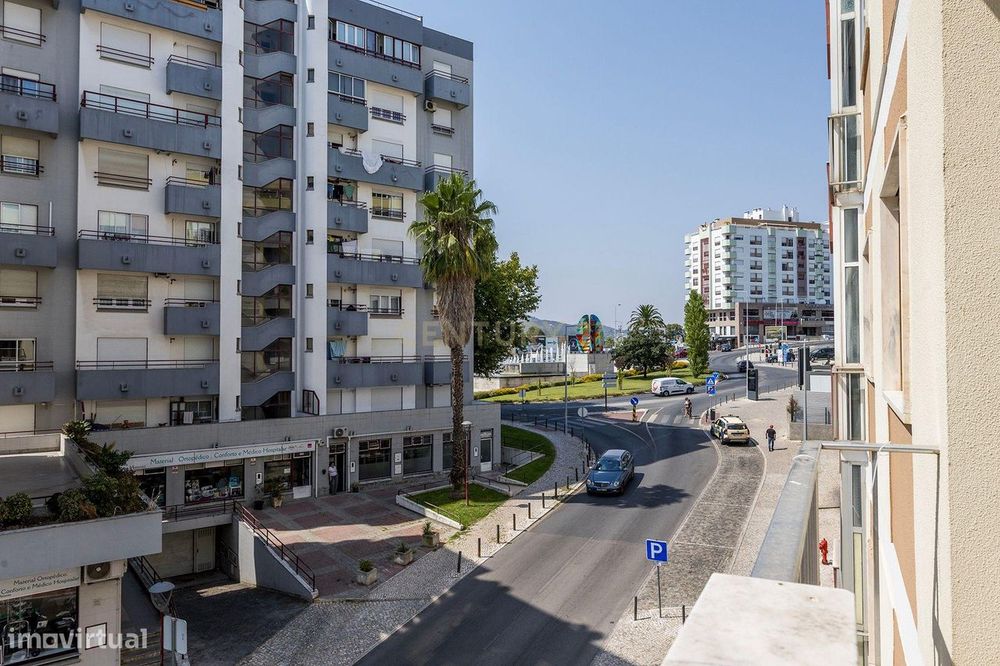 T2+1 // junto ao Hospital de São Bernardo e a apenas 400 metros da est