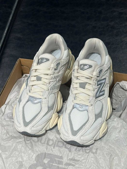 New Balance 9060 Beige Grey white Rozmiar 43