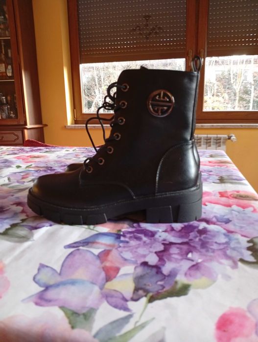 czarne botki ocieplane sznurowane z boku zamek nowe