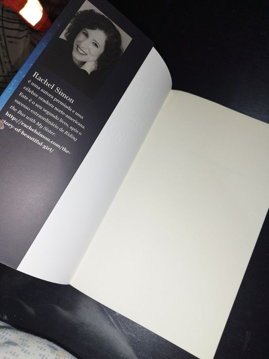A História da Rapariga Bonita
de Rachel Simon