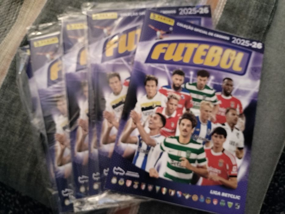 Vendo cadernetas Panini Futebol 2025/26