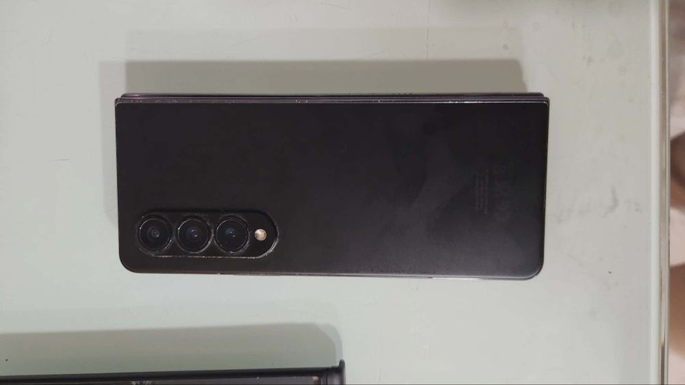 Samsung z fold 4