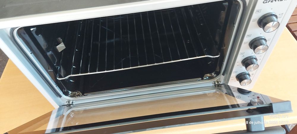 Forno  heletrico novo
