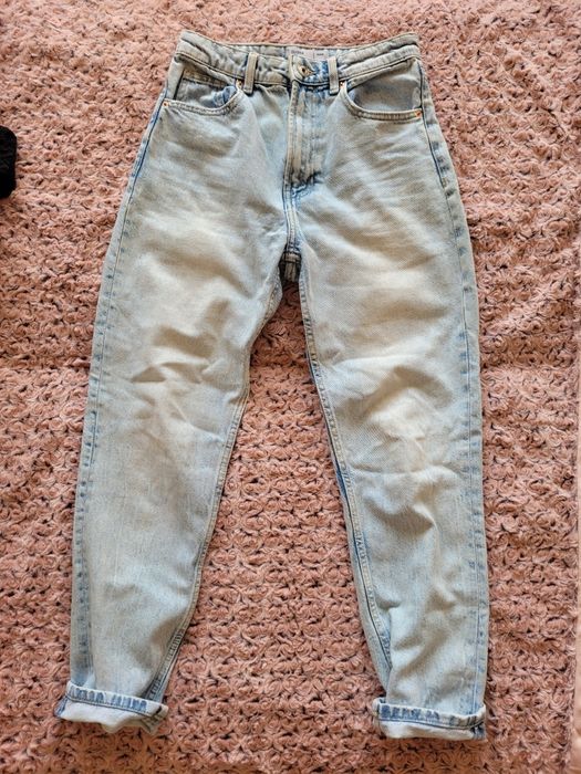 Jeansy mom fit Bershka