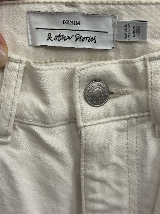 Джинсы легкий клеш.