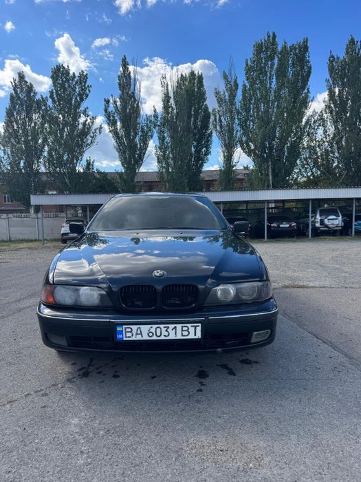 BMW  E39.