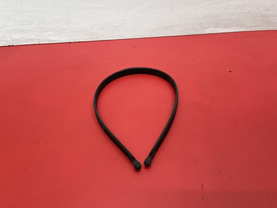 Резинка в багажник BMW X5 E53 Розборка БМВ Х5 Е53 Е70 Е60 Ф10 Ф15