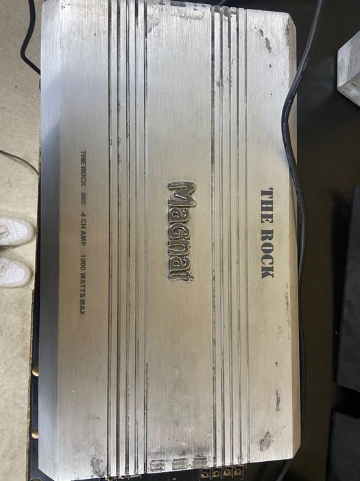 Amplificador Magnat "the rock" 1000+ Condensador