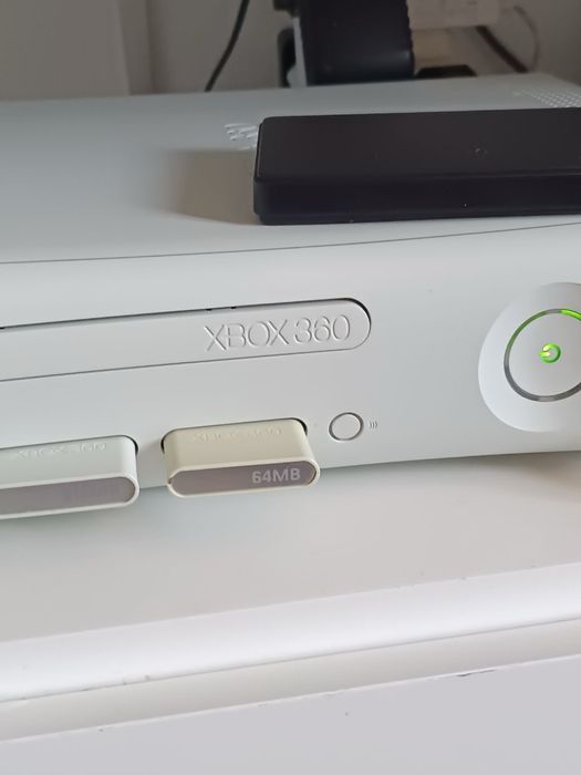 Xbox 360 Fat (Edição Jasper - Ultra Fiável) 500GB RGH + 2 Comandos