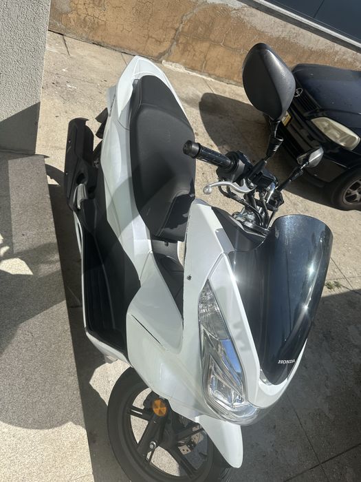 Honda PCX 125 — 2017 — APENAS 15.900 KM!
