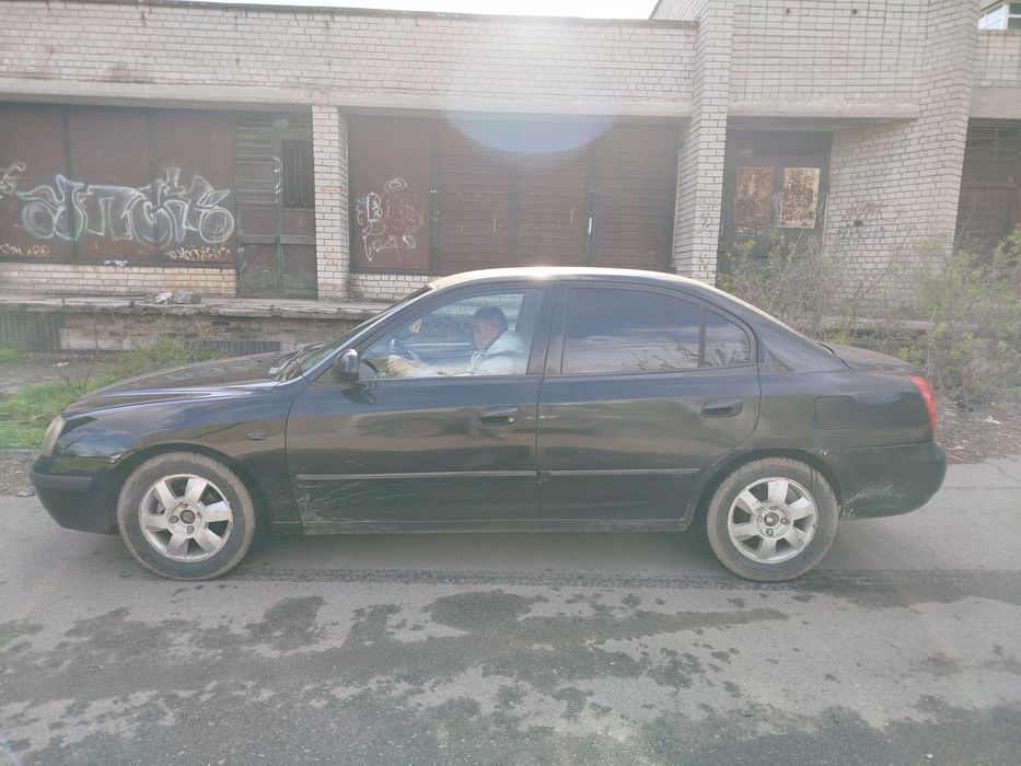 Hyundai Elantra 2001