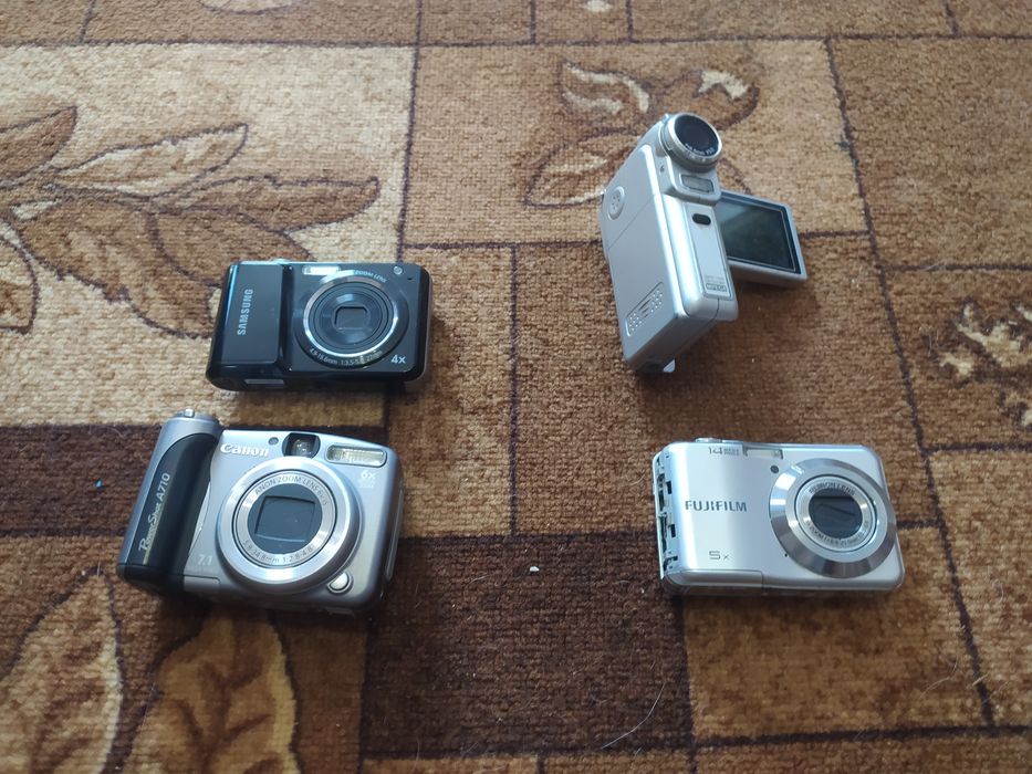 Фотоаппарати лот