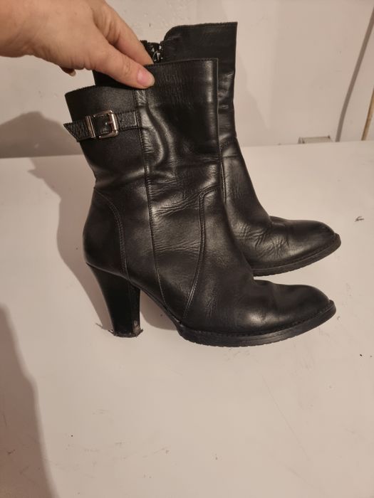 Buty     ze skorki