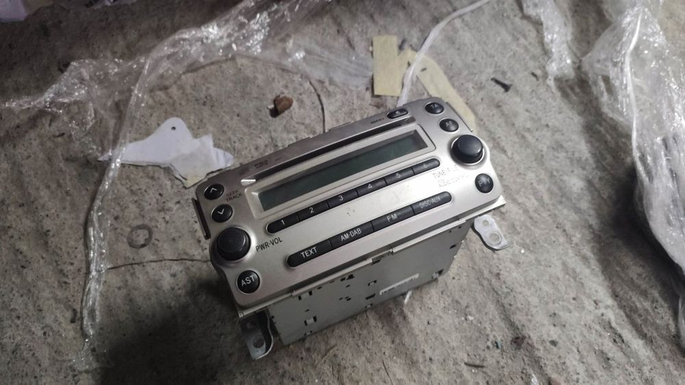 EU RADIO CD MP3 TOYOTA URBAN CRUISER 08-