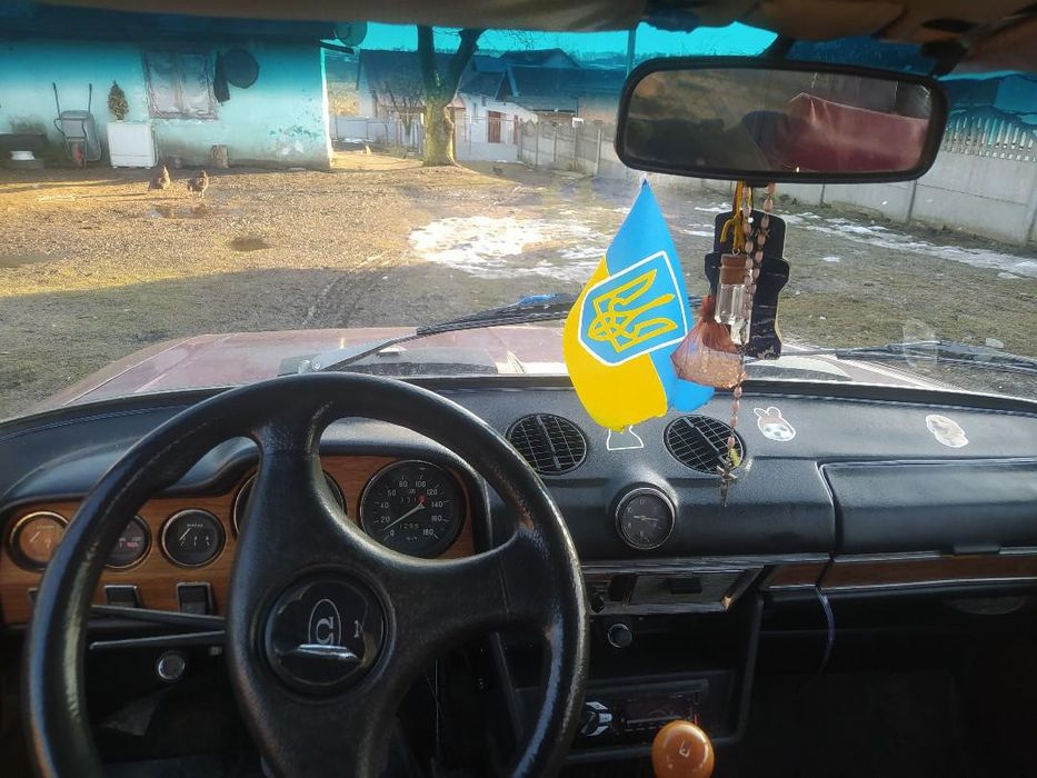 Продам терміново ВАЗ 2103