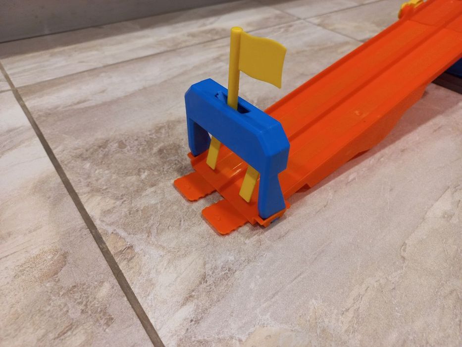 Трек Hot Wheels "Гонка на даху"