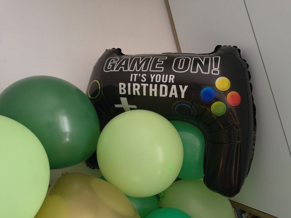 Банер  з днем народження майнкрафт, кульки.