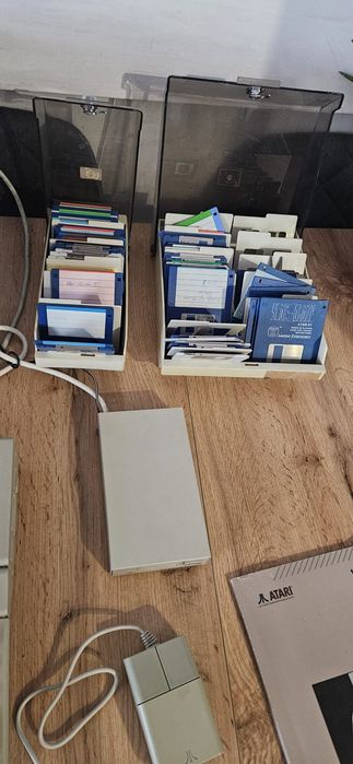 Duży zestaw Atari 1040 ST FM monitor sm124 myszka stacja dyskietki