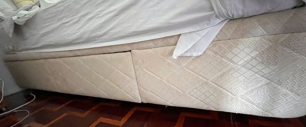 Double bed base - Base de cama dupla best offer to go before end date of the