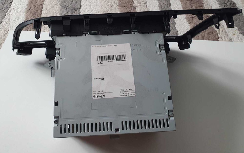 Продам автомагнітолу для автомобіля Hyundai Elantra 2016 року