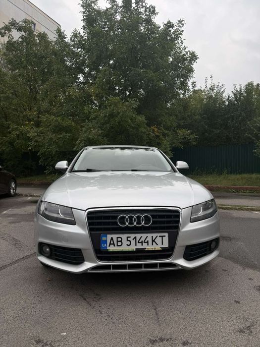 автомобіль Audi A4 B8