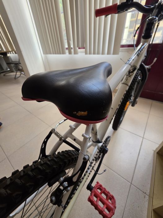 Bicicleta de montanha criança