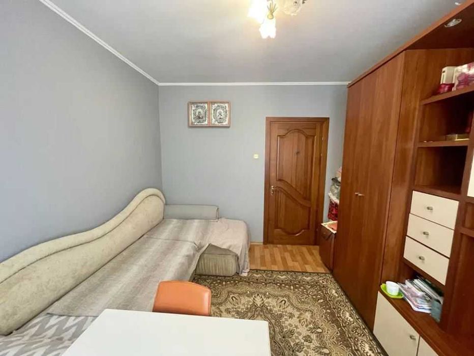 2х кімнатна квартира з Ремонтом на Озерній, 4й поверх, 52м2, Не кутова