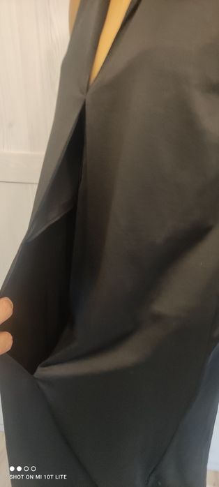 Sukienka elegancka czarna kopertowa od góry do dołu