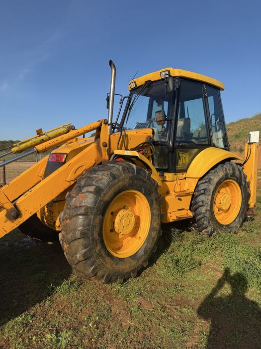 Jbc 4 cx 2001 com 7500 horas