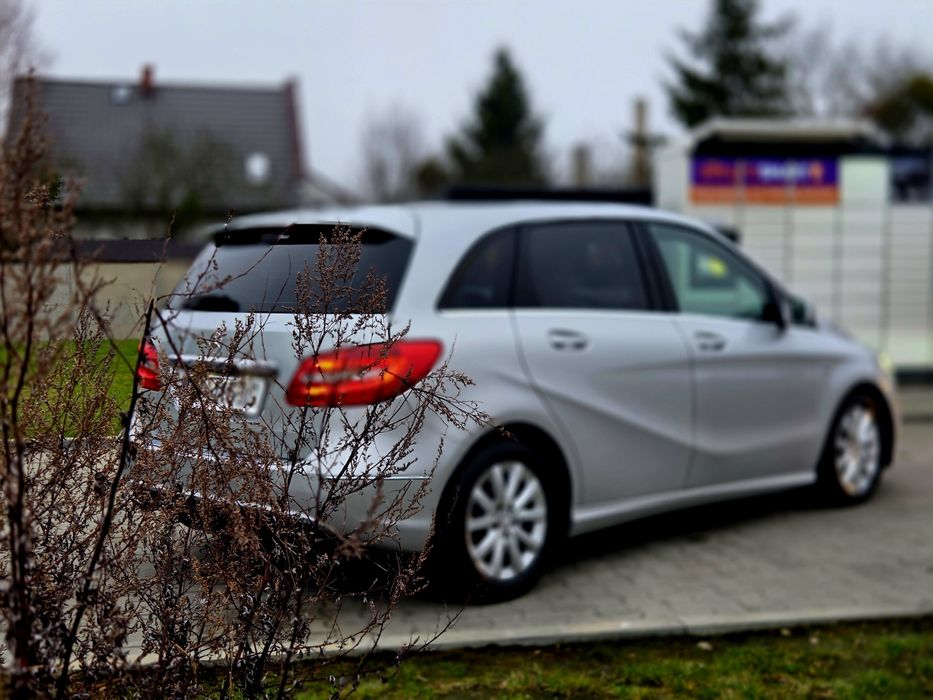 Mercedes B Klasa  Harman Kardon * panorama * PRZEPIĘKNE AUTO
