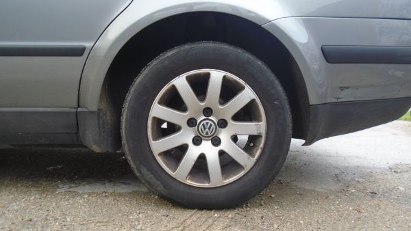 Para Peças Volkswagen Passat (3B3)