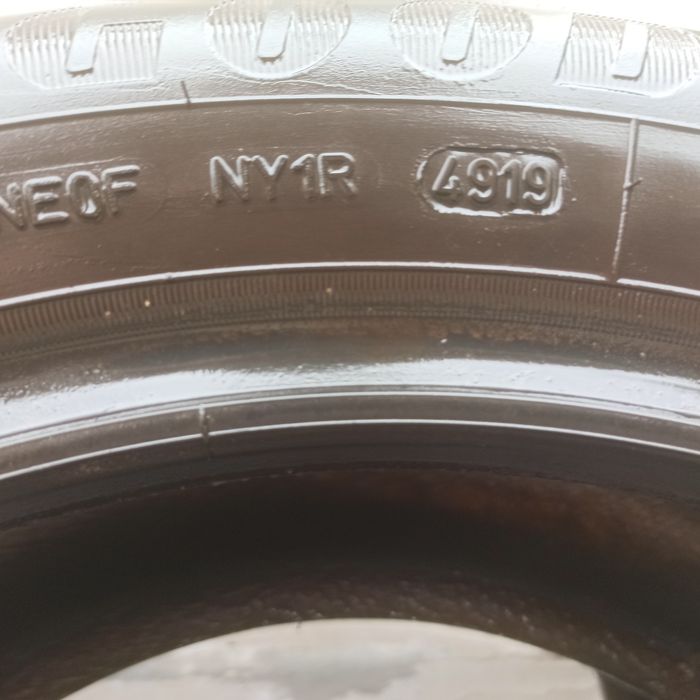 Резина летняя Goodyear 205/55/16  
Состояние отличное 
Без латок и