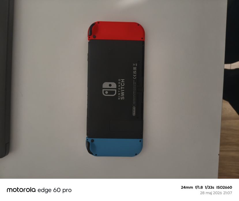 Konsola Nintendo Switch 1 + dodatki