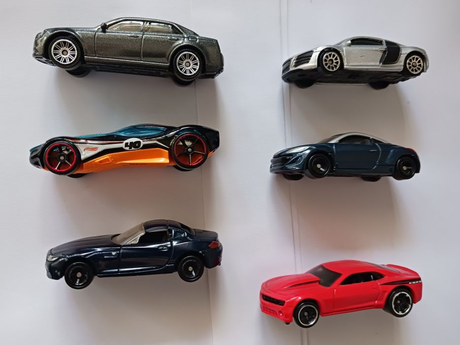 Miniaturas diecast 1:64
