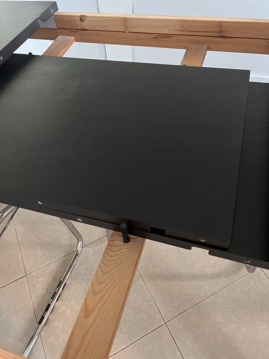 Mesa de refeições extensivel + 4 cadeiras
