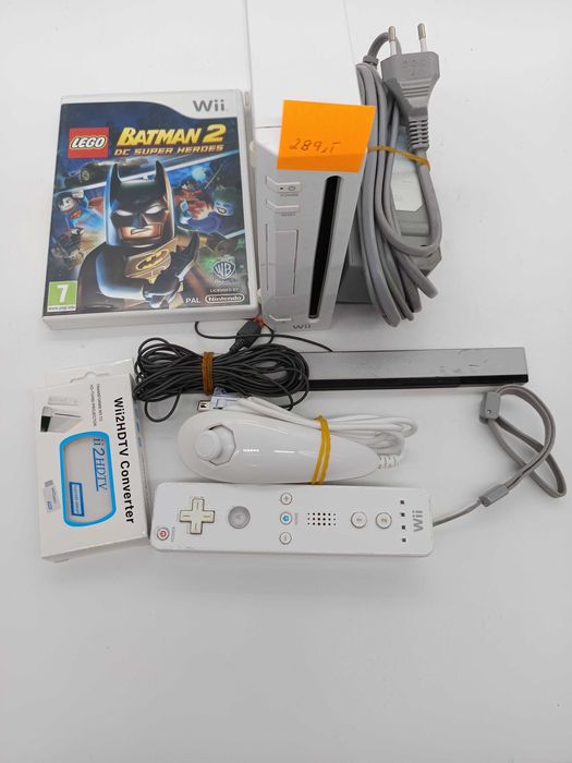 Konsola Nintendo Wii + gra i okablowanie + adapter HDMI