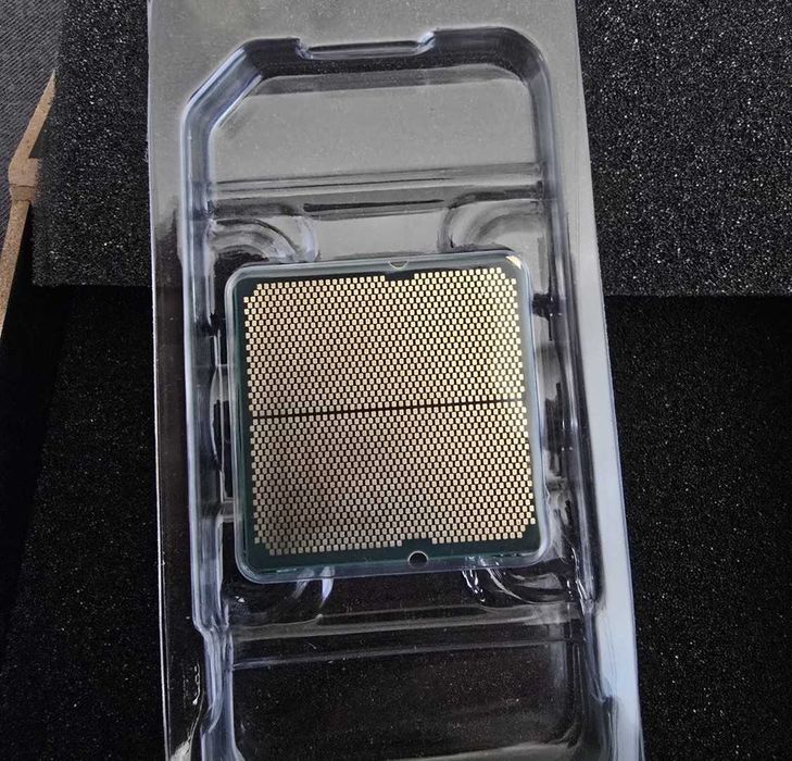 AMD RYZEN 7 7800X3D Tray