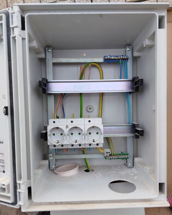 Complete BRES 43 Electrical Box, Plus Accessories.422976590646487041