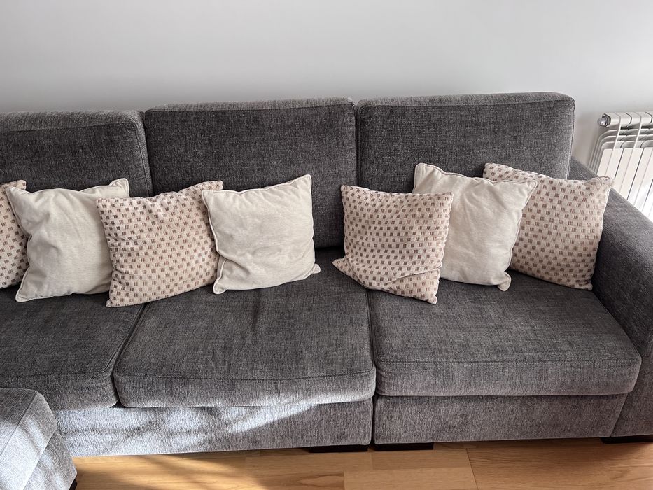 Sofá cinza três 3 lugares como novo com chaise long destacável
