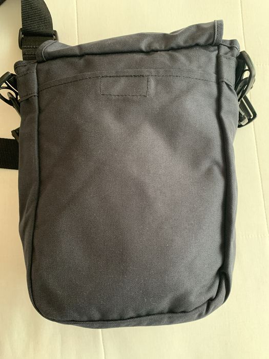 Mala / bolsa/ carteira da Eastpak nova