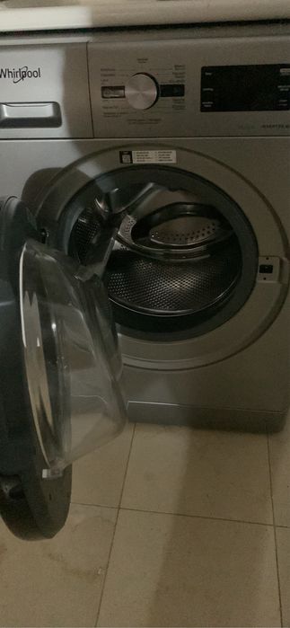Maquina de lavar roupa nova , um mes de uso