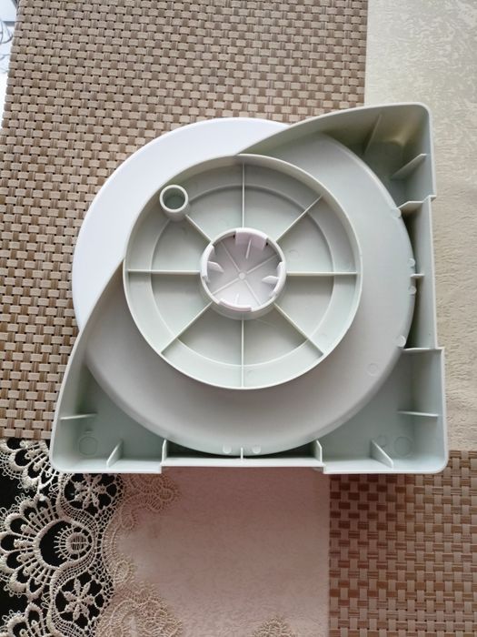 Półka łazienkowa obrotowa narożnikowa