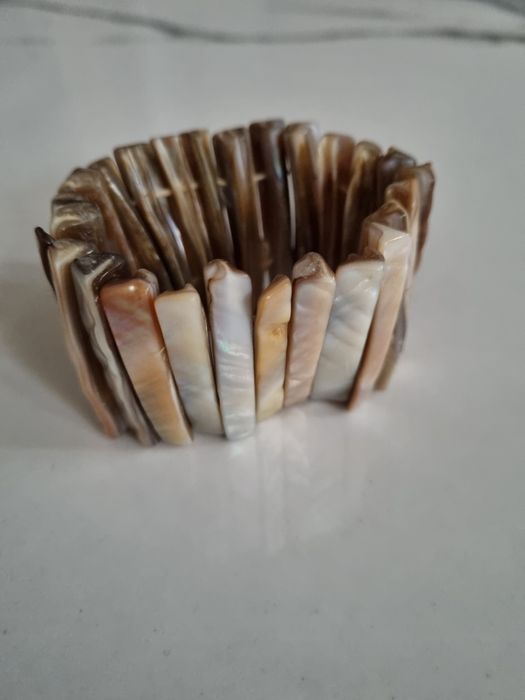 Bransoletka z naturalnych muszli