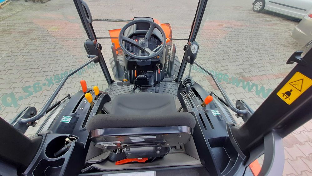 Ciągnik traktor komunalny Kubota B2231 23KM hydrostat z kabiną