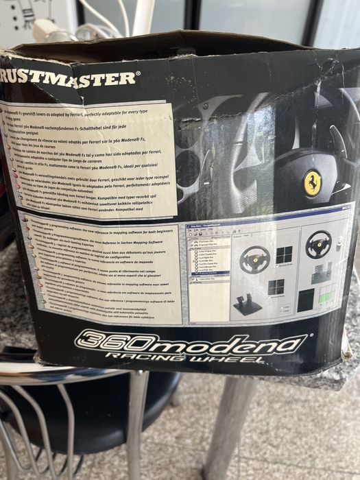 Volante com pedais Thrustmaster