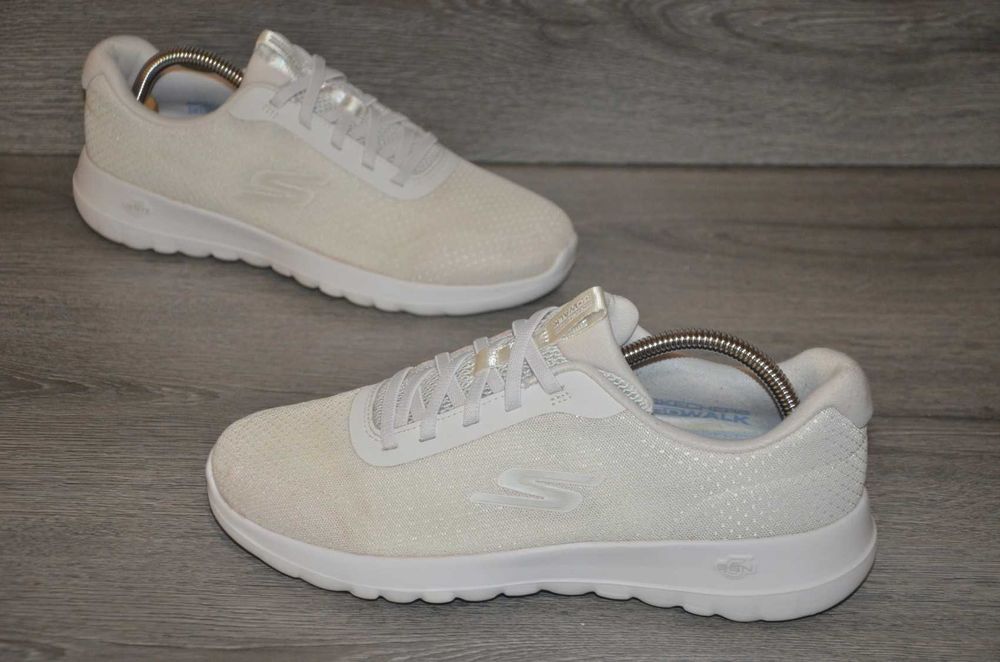 Продам кросівки Фірма Skechers.