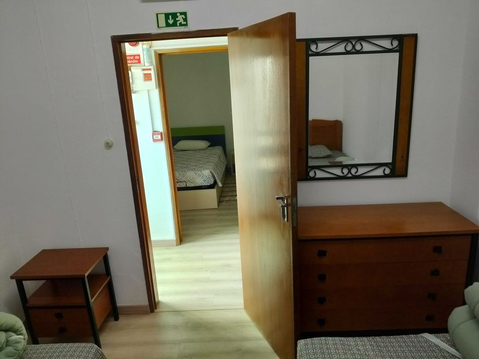 Aluga-se CASA em Grândola/Água Derramada aluga-se a empresas